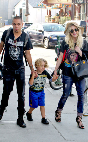 Evan Ross, Bronx, Ashlee Simpson Evan Ross, Bronx, Ashlee Simpson